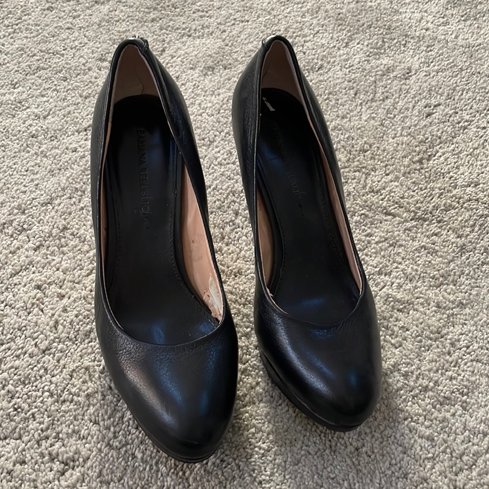 Banana republic black leather pumps.